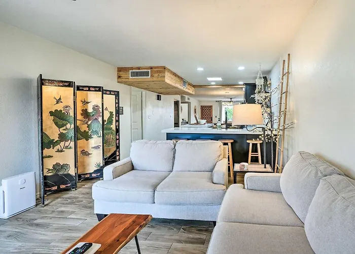 Patio & Workspace: Vacation * Litchfield Park