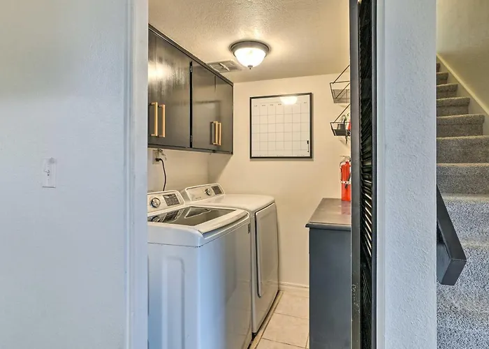 Patio & Workspace: Vacation * Litchfield Park