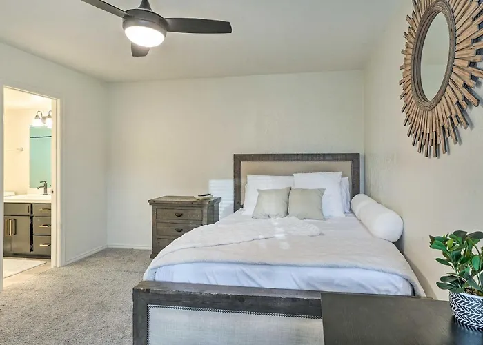 Patio & Workspace: Vacation * Litchfield Park