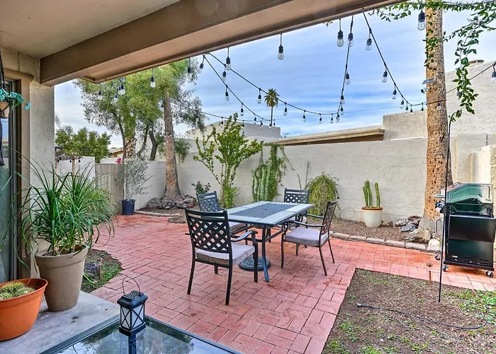 Patio & Workspace: Vacation Dom wakacyjny Litchfield Park